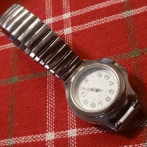 Vintage watch Stainless bezel & band expandable extra links included 8 inches